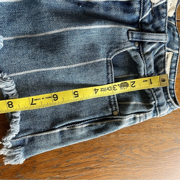 PacSun Blue Striped Jean Shorts Frayed Hemline High Rise Festival Shorts Size 24 - Picture 11 of 11